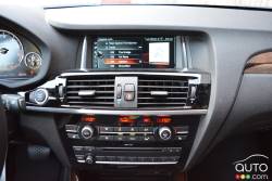 2016 BMW X4 M4.0i center console