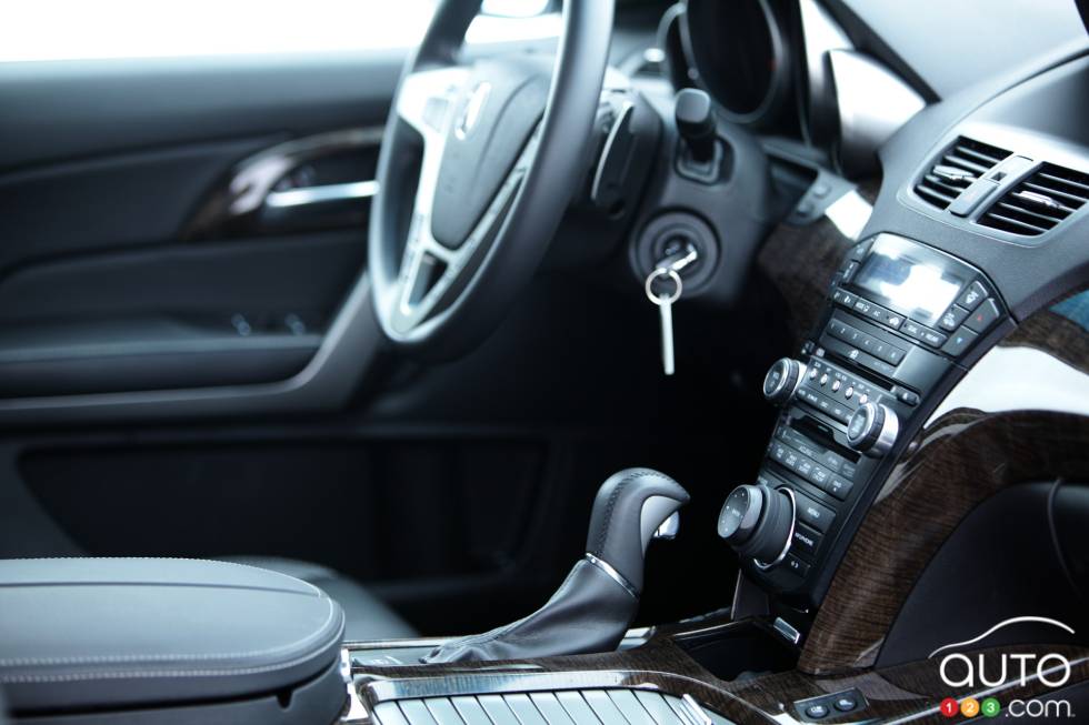 Controls and steering wheel