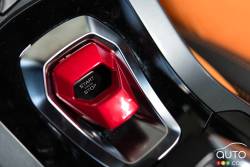 Bouton de démarrage et arrêt du moteur de la Lamborghini Huracan 2015