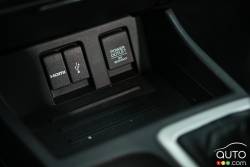 Connexion USB de la Honda Civic EX coupe 2015