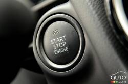 Bouton de démarrage et arrêt du moteur de la Toyota Yaris 2016