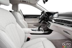 2016 BMW 7 series front seats