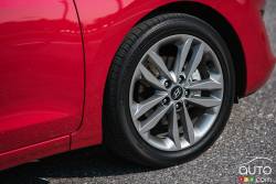 2016 Hyundai Elantra GT Limited wheel