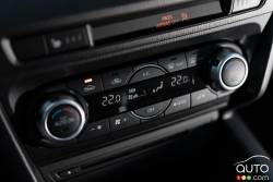 Contrôle du système de climatisation de la Mazda 3 GT 2015