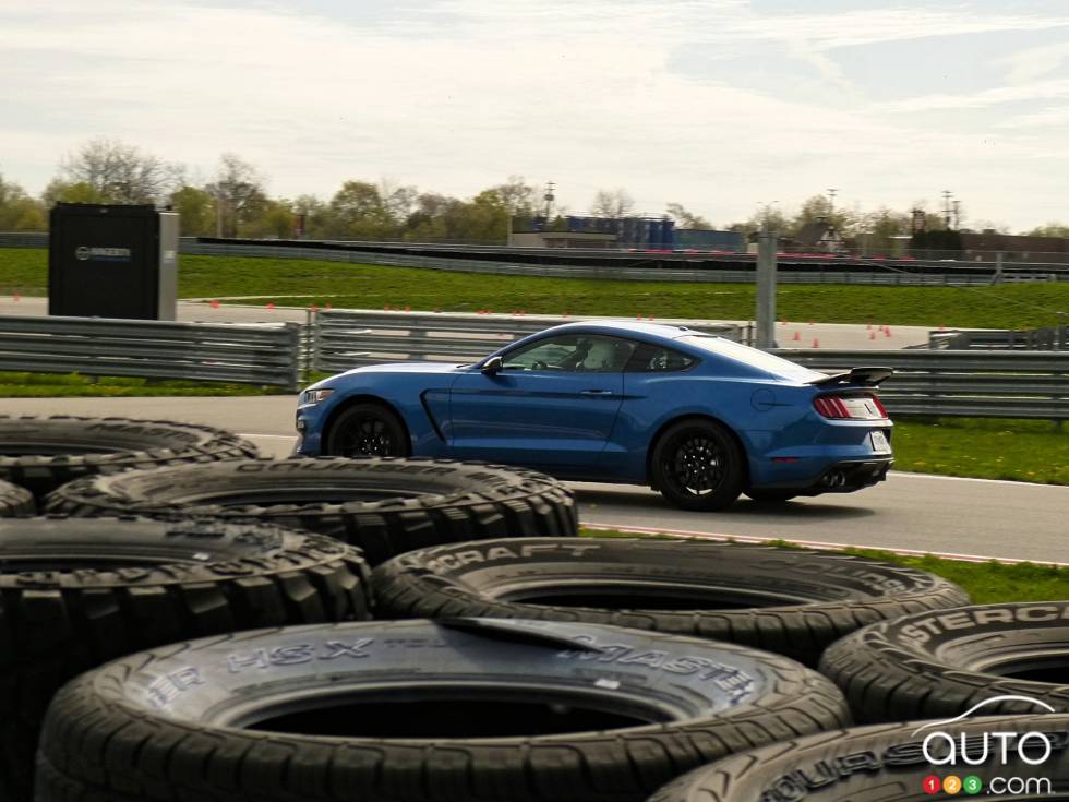 We drive the 2019 Ford Mustang Shelby GT350