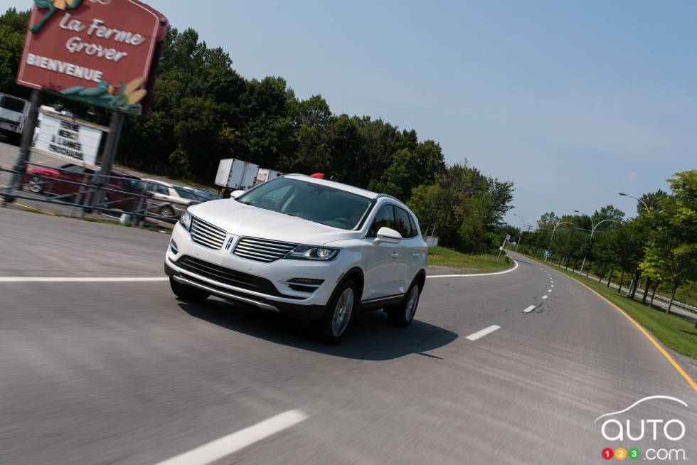 2016 Lincoln MKC Ecoboost AWD front view