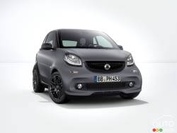 2017 SMART Fortwo Brabus front 3/4 view