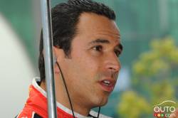 Helio Castroneves, Team Penske in the pits