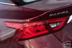 Feux arrière de la Nissan Maxima Platinum 2015