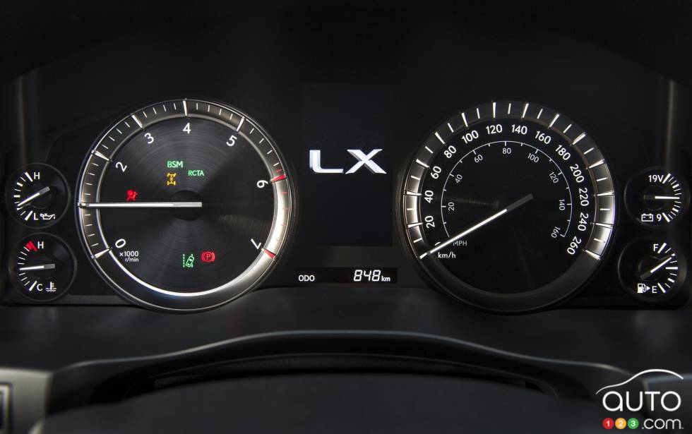 2016 Lexus LX 570 gauge cluster
