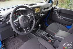 2016 Jeep Wrangler Sport S cockpit