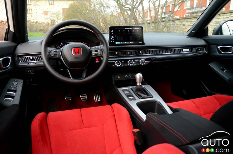 We drive the 2023 Honda Civic Type R