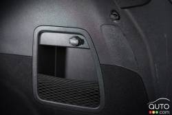 2016 Kia Sorento trunk details