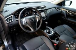 Habitacle du conducteur du Nissan Rogue SL AWD 2016