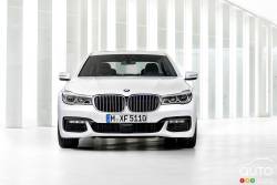 Vue de face de la BMW Série 7 2016