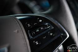 2016 Cadillac Escalade steering wheel mounted audio controls
