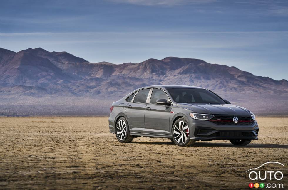 2019 Volkswagen Jetta GLI debuts at the Chicago Auto Show: 3/4 front view