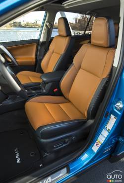 2016 Toyota RAV4 Hybrid front seats