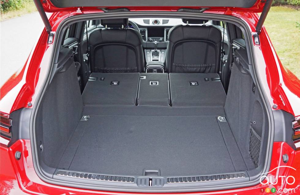 2017 Porsche Macan GTS trunk