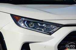 Front headlight of the 2019 Toyota RAV4 XSE Hybrid