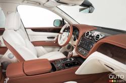 2016 Bentley Bentayga cockpit