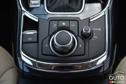 Système de contrôle de l'info divertissement du Mazda CX-9 2016