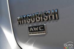Écusson du manufacturier du Mitsubishi Outlander ES AWD 2016