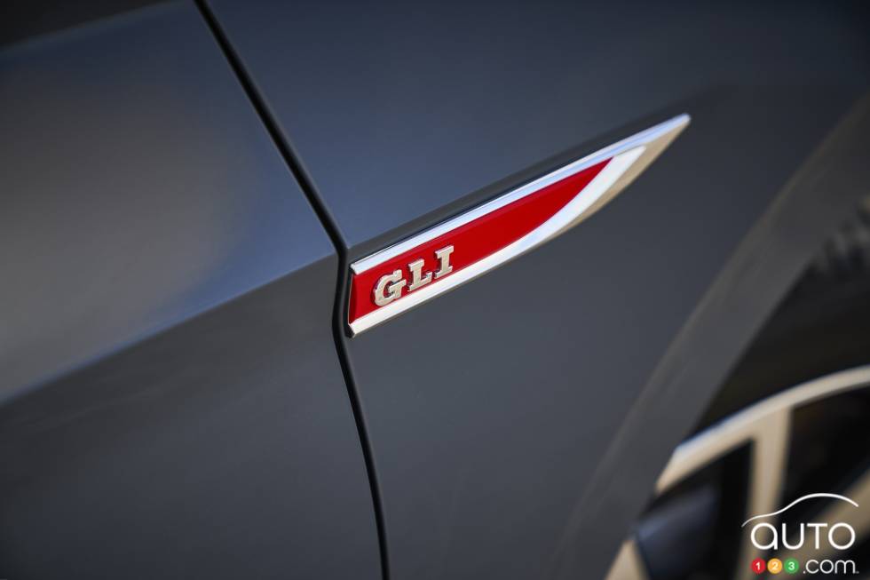 2019 Volkswagen Jetta GLI debuts at the Chicago Auto Show: Logo