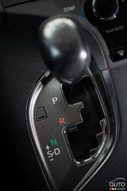 Transmission automatique de la Toyota Venza Édition Redwood 2016