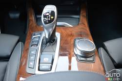2016 BMW X4 M4.0i shift knob