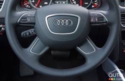 2017 Audi Q5 Quattro Tecknic steering wheel