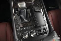 Console centrale du Lexus LX 570 2016