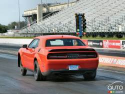 Dodge Challenger SRT Demon 2018, orange, sur la piste