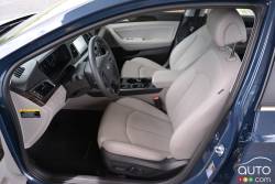 2016 Hyundai Sonata PHEV front seats