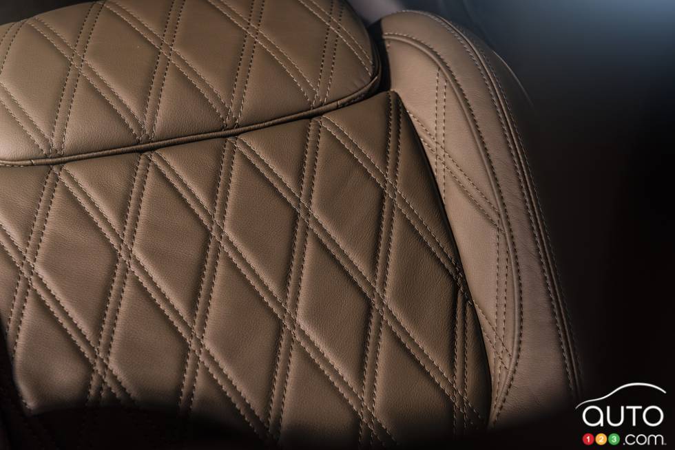 2017 MINI Cooper S Countryman seat detail