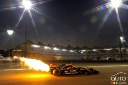 Pastor Maldonado, Lotus F1 Team fire.
