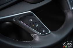 2016 Cadillac XT5 steering wheel detail