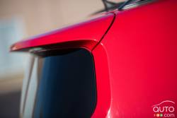 2016 Crossover comparo pictures: 2016 Jeep Renegade rear spoiler