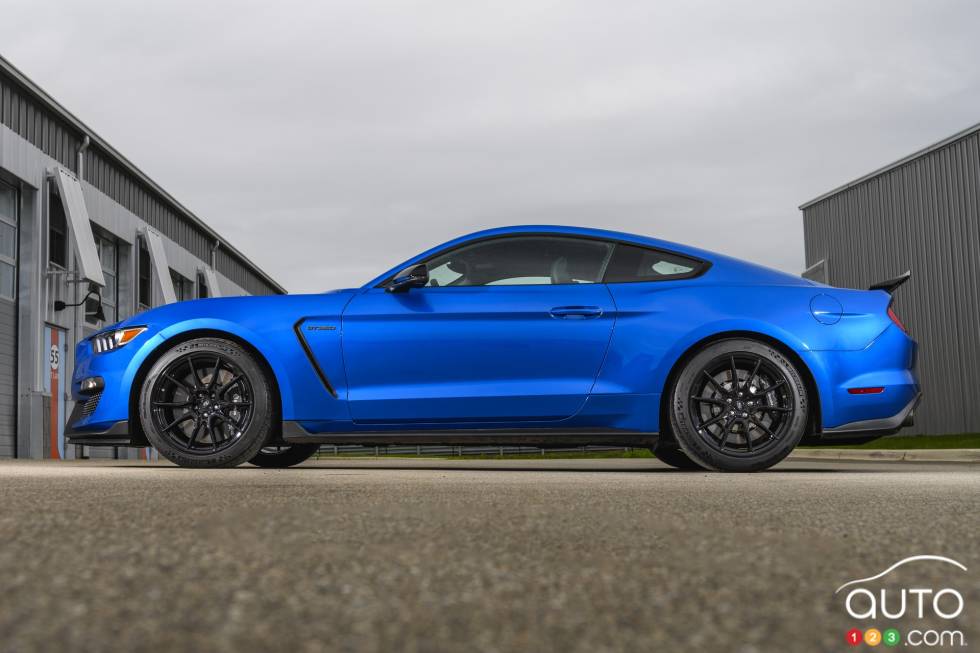 We drive the 2019 Ford Mustang Shelby GT350