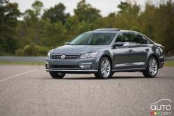 Vue 3/4 avant de la Volkswagen Passat Comfortline 2016