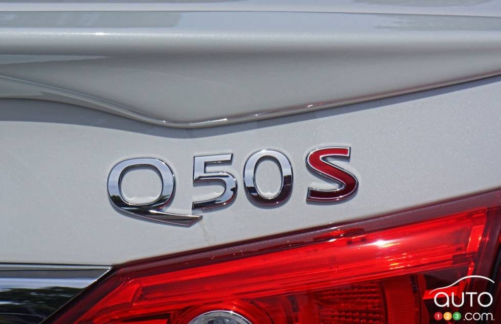 2016 Infiniti Q50s Red Sport model badge