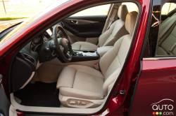 2016 Infiniti Q50s front seats