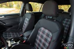 2016 Volkswagen Golf GTI front seats