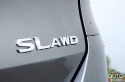 Écusson de la version du Nissan Rogue SL AWD 2016