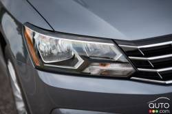 2016 Volkswagen Passat Comfortline headlight