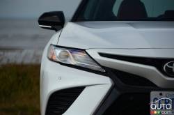 Front headlight of the 2018 Camry X SE