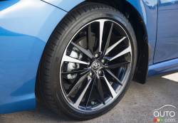 Front wheel of the 2018 Toyota Camry XSE V6