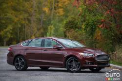 2016 Ford Fusion Titanium front 3/4 view