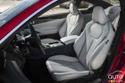 2016 Infiniti Q60 front seats