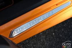 Garnissage des seuils de la Lamborghini Huracan 2015